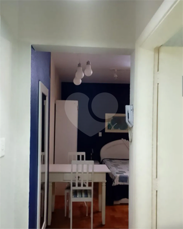 Apartamento Reformado à Venda – Localização Privilegiada!