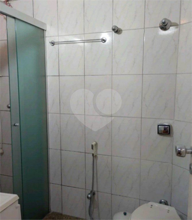Apartamento Reformado à Venda – Localização Privilegiada!