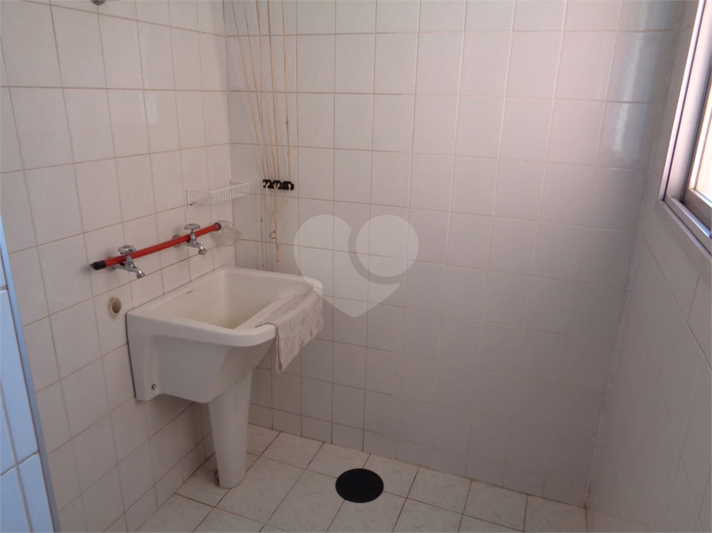 Apartamento à venda com 2 quartos, 72m² - Foto 9