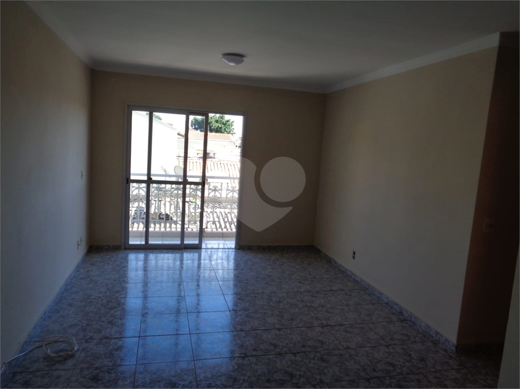 Apartamento à venda com 2 quartos, 72m² - Foto 1