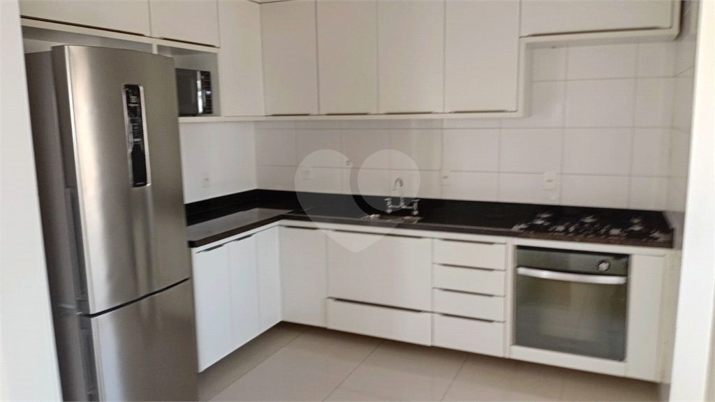 Apartamento para alugar com 3 quartos, 110m² - Foto 3