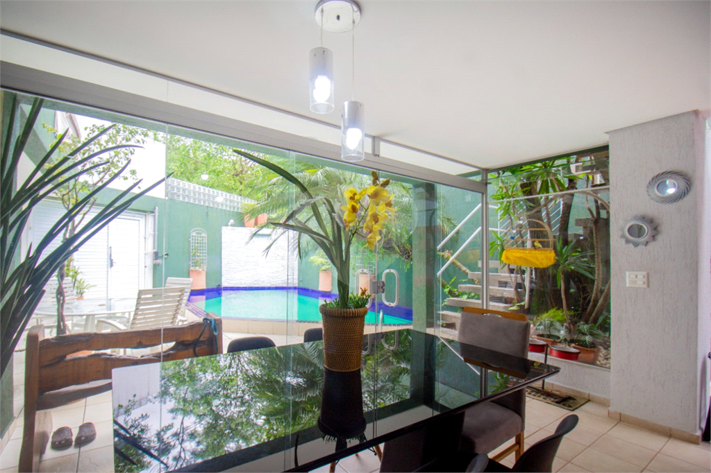 Casa em rua tranquila na Vila Madalena