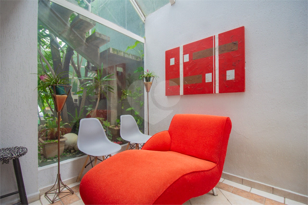 Casa em rua tranquila na Vila Madalena