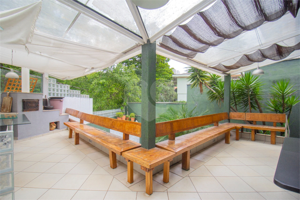 Casa em rua tranquila na Vila Madalena