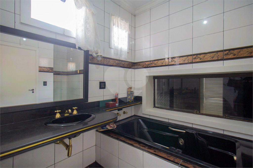 Casa em rua tranquila na Vila Madalena