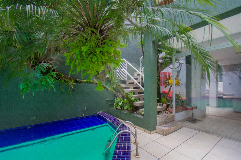 Casa em rua tranquila na Vila Madalena