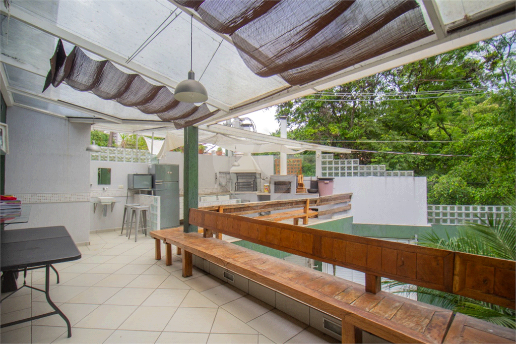 Casa em rua tranquila na Vila Madalena