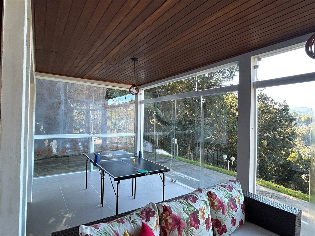 Casa de Condomínio à venda com 4 quartos, 274m² - Foto 11