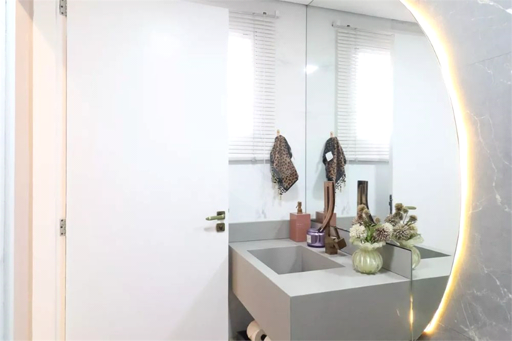 Casa térrea à venda | 682 m² | 3 dormitórios (1 suíte) | 5 vagas na Vila Maria Alta!