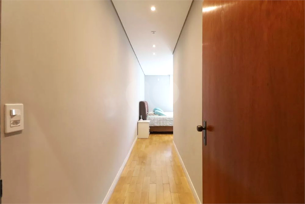 Casa térrea à venda | 682 m² | 3 dormitórios (1 suíte) | 5 vagas na Vila Maria Alta!