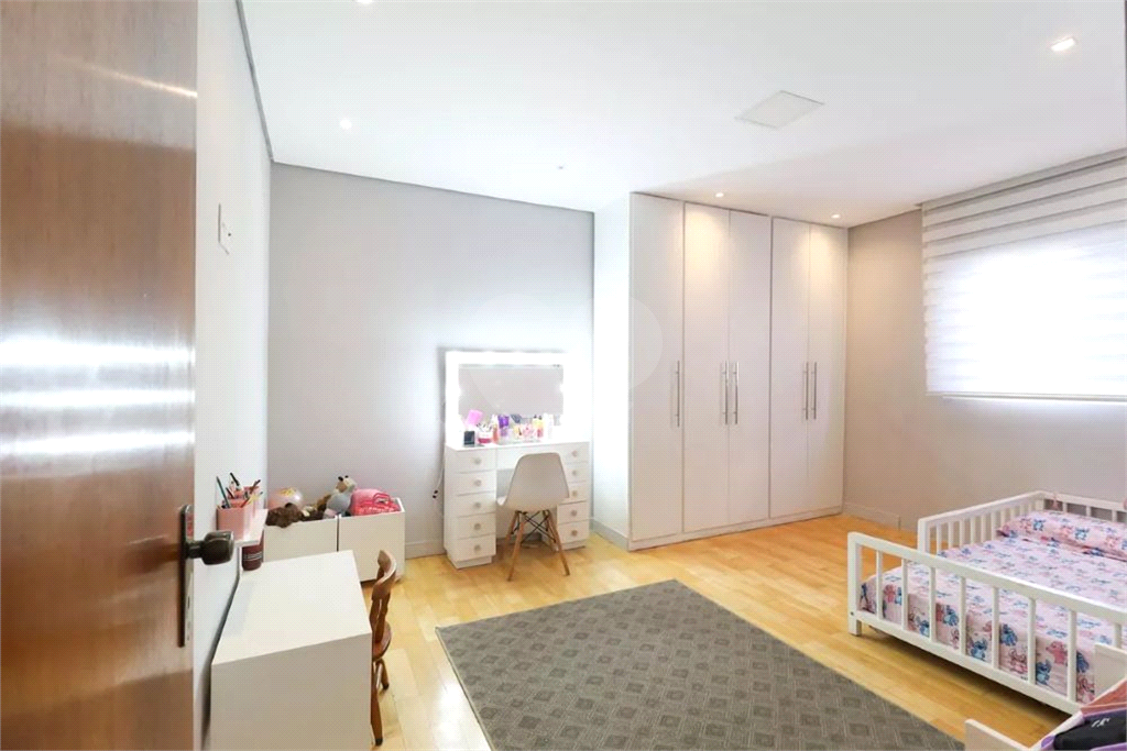 Casa térrea à venda | 682 m² | 3 dormitórios (1 suíte) | 5 vagas na Vila Maria Alta!