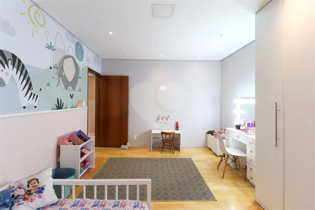 Casa térrea à venda | 682 m² | 3 dormitórios (1 suíte) | 5 vagas na Vila Maria Alta!