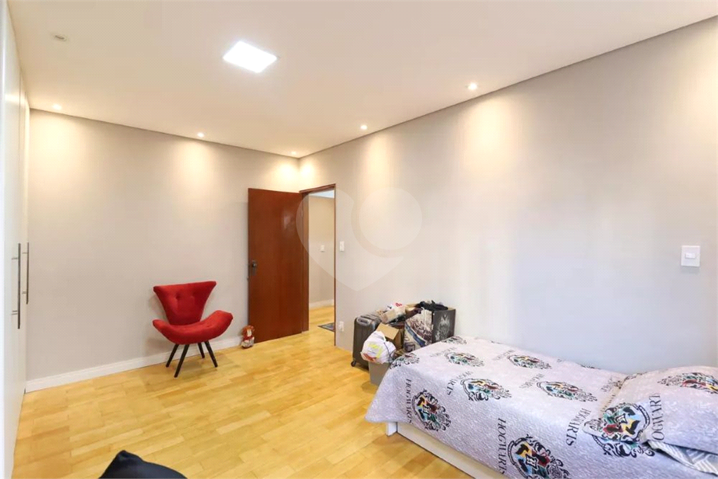 Casa térrea à venda | 682 m² | 3 dormitórios (1 suíte) | 5 vagas na Vila Maria Alta!