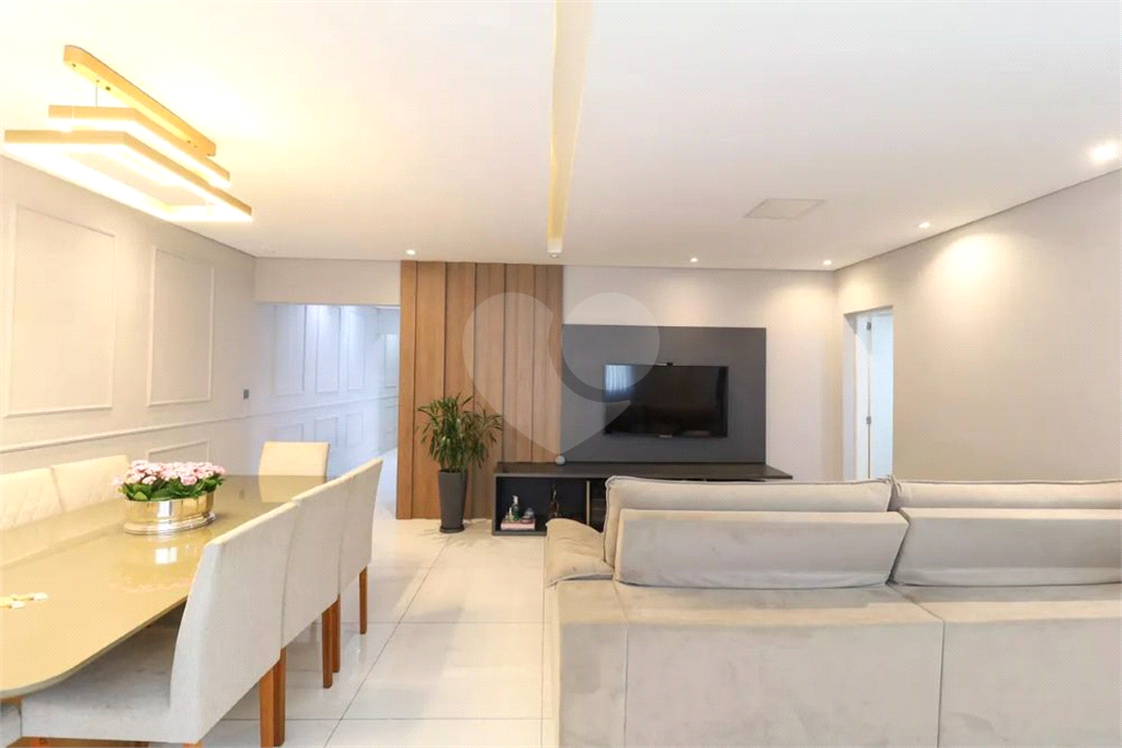 Casa térrea à venda | 682 m² | 3 dormitórios (1 suíte) | 5 vagas na Vila Maria Alta!