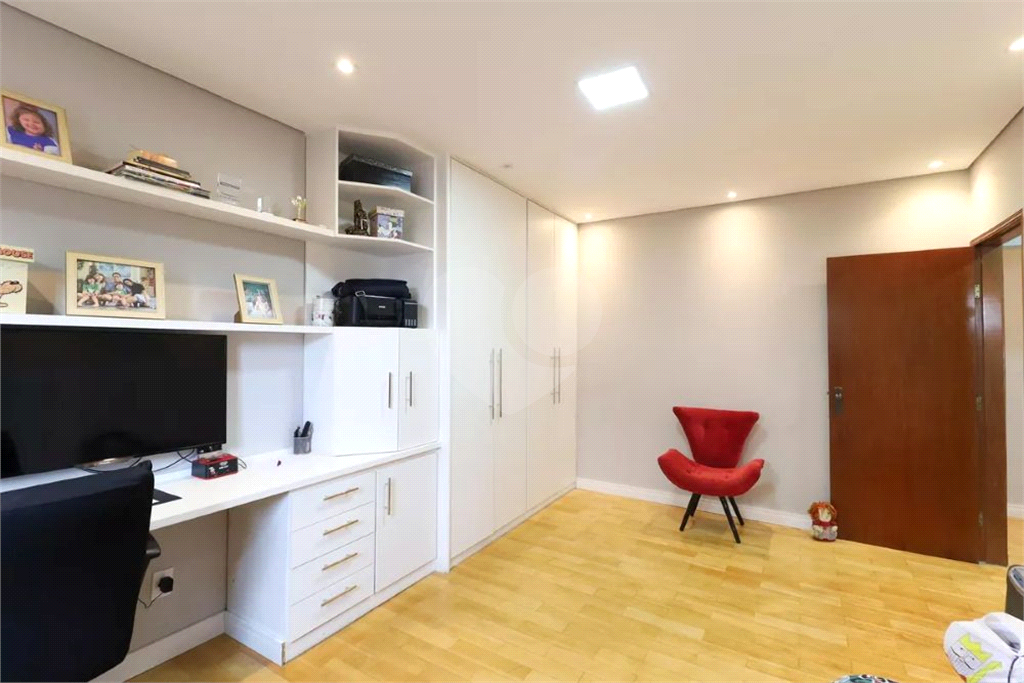 Casa térrea à venda | 682 m² | 3 dormitórios (1 suíte) | 5 vagas na Vila Maria Alta!
