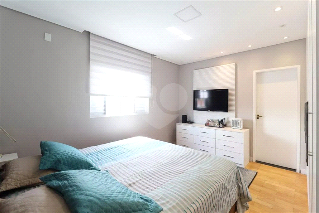 Casa térrea à venda | 682 m² | 3 dormitórios (1 suíte) | 5 vagas na Vila Maria Alta!