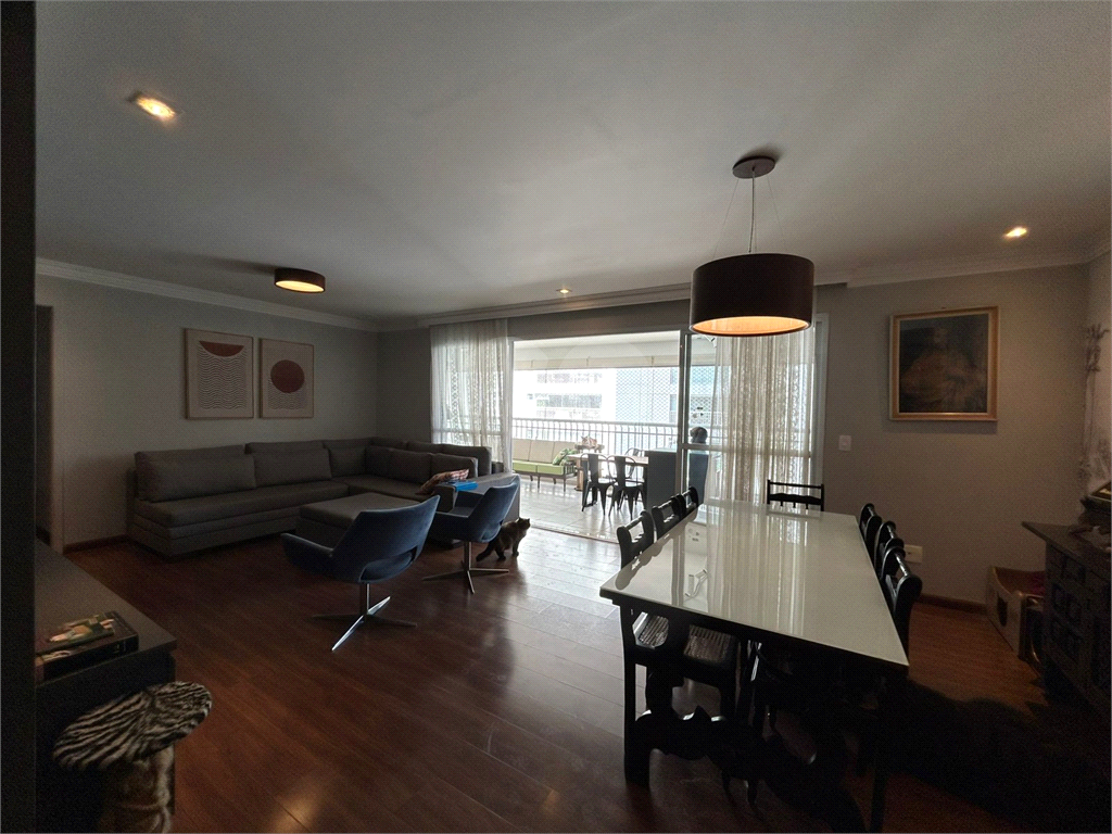  Apartamento à Venda no Condomínio Liv Barra Funda SP - 162m²| 4 Dormitórios | 2 Suítes | 3 Vagas | Varanda Gourmet