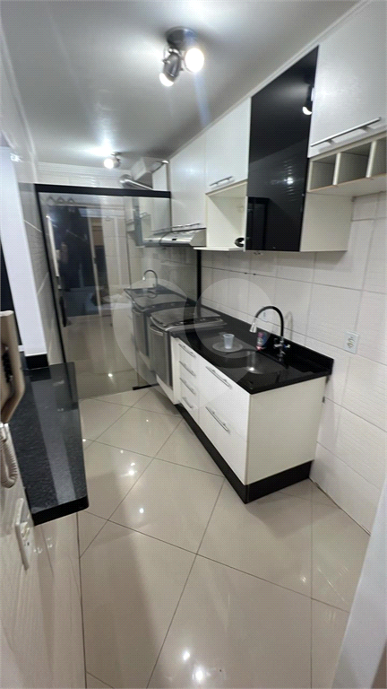 APARTAMENTO em VILA ROSÁLIA