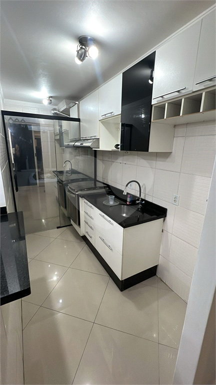 APARTAMENTO em VILA ROSÁLIA