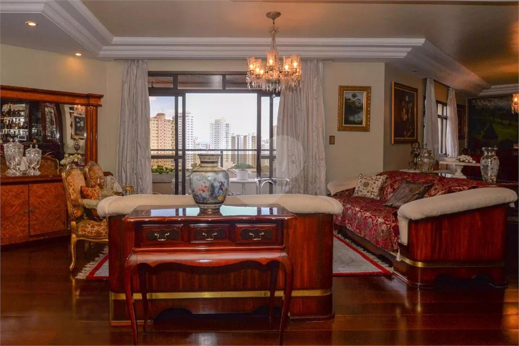Apartamento à Venda | 474 m2 | 5 suítes | 4 vagas em Santana!