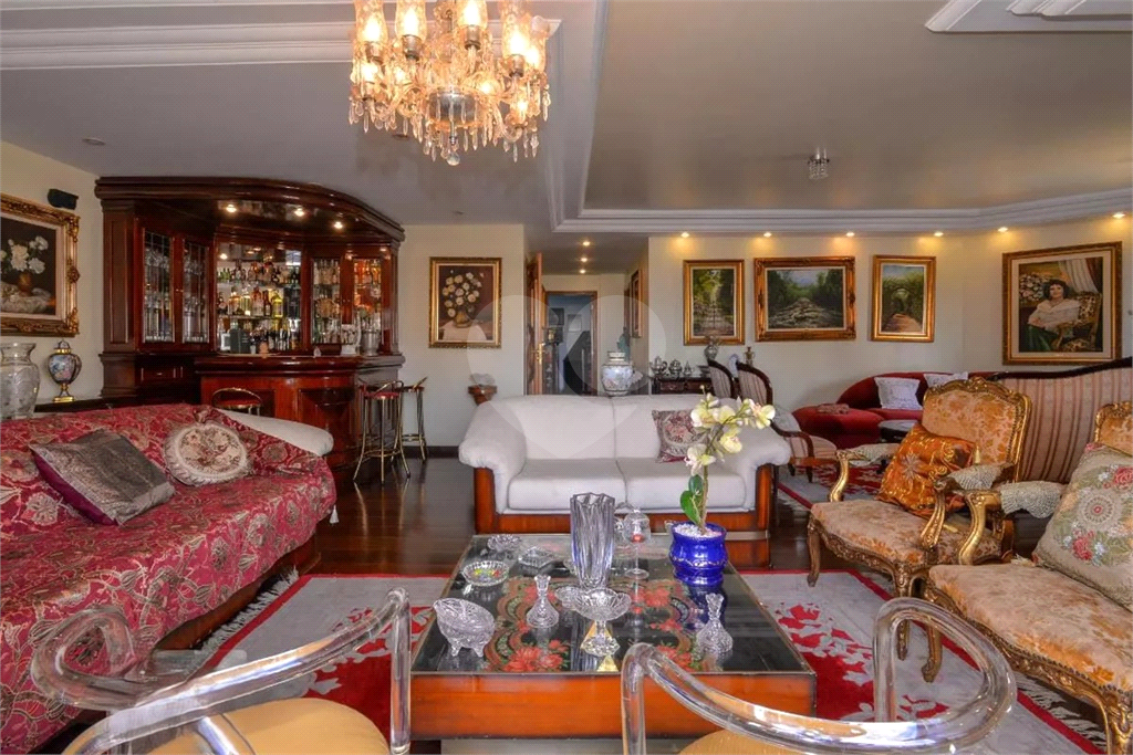 Apartamento à Venda | 474 m2 | 5 suítes | 4 vagas em Santana!