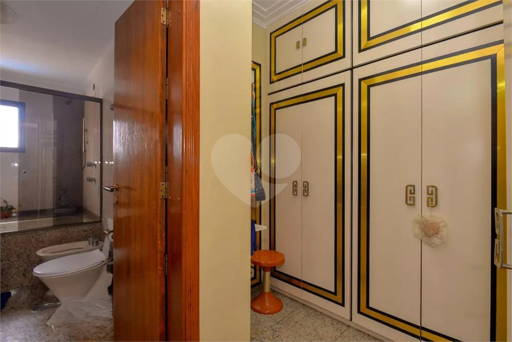 Apartamento à Venda | 474 m2 | 5 suítes | 4 vagas em Santana!