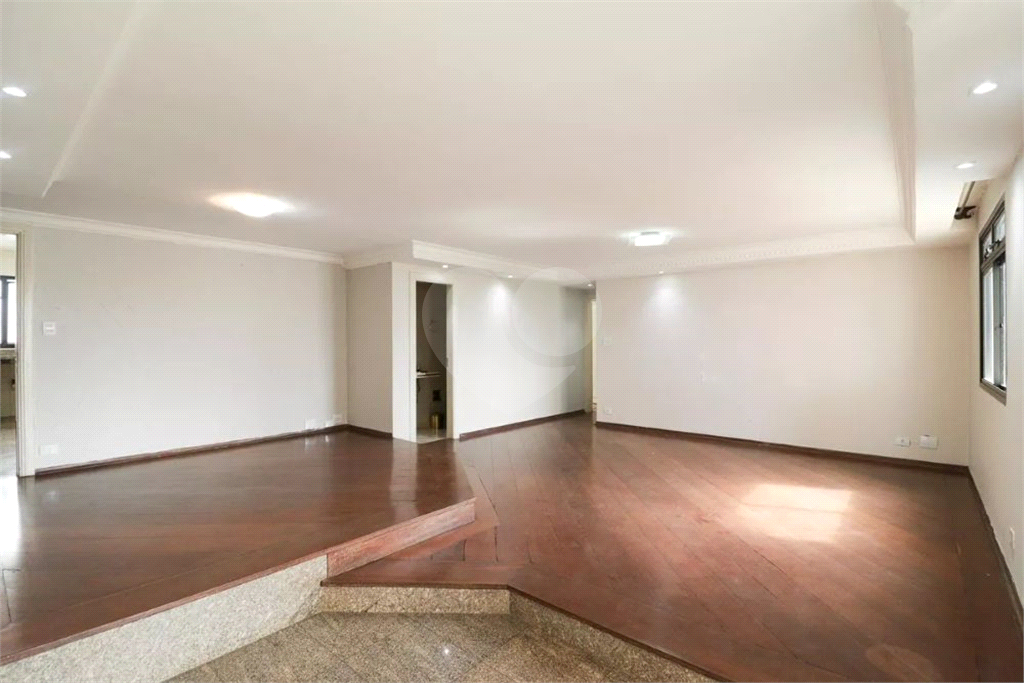 Apartamento à Venda | 187 m² | 4 dormitórios (2 suítes) | 3 vagas em Santana!