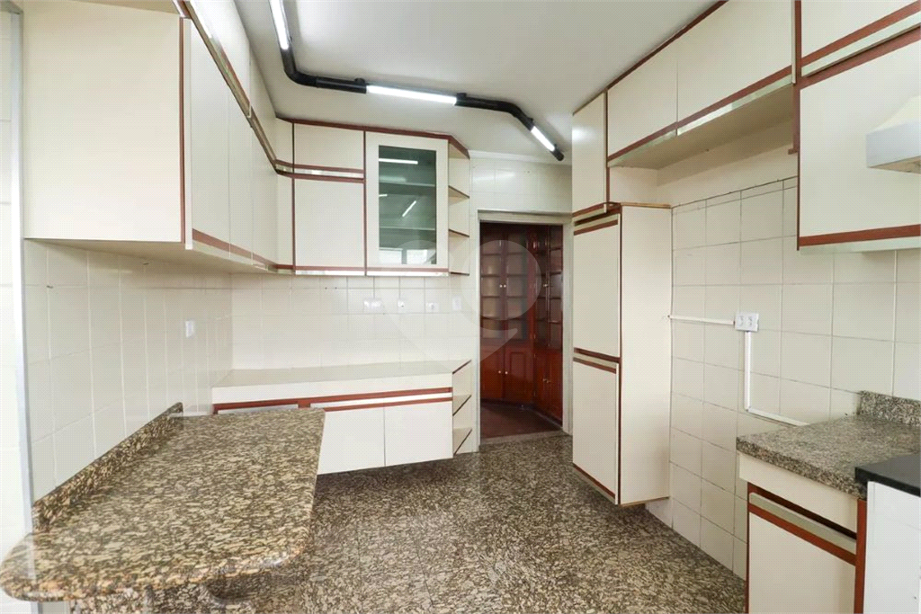 Apartamento à Venda | 187 m² | 4 dormitórios (2 suítes) | 3 vagas em Santana!