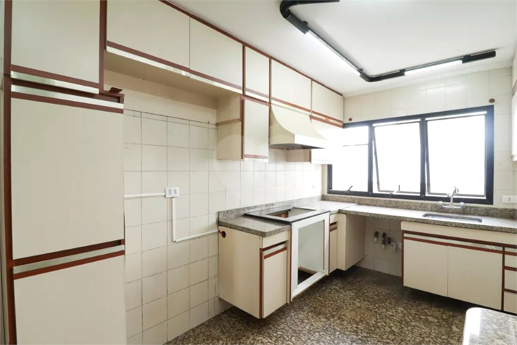 Apartamento à Venda | 187 m² | 4 dormitórios (2 suítes) | 3 vagas em Santana!