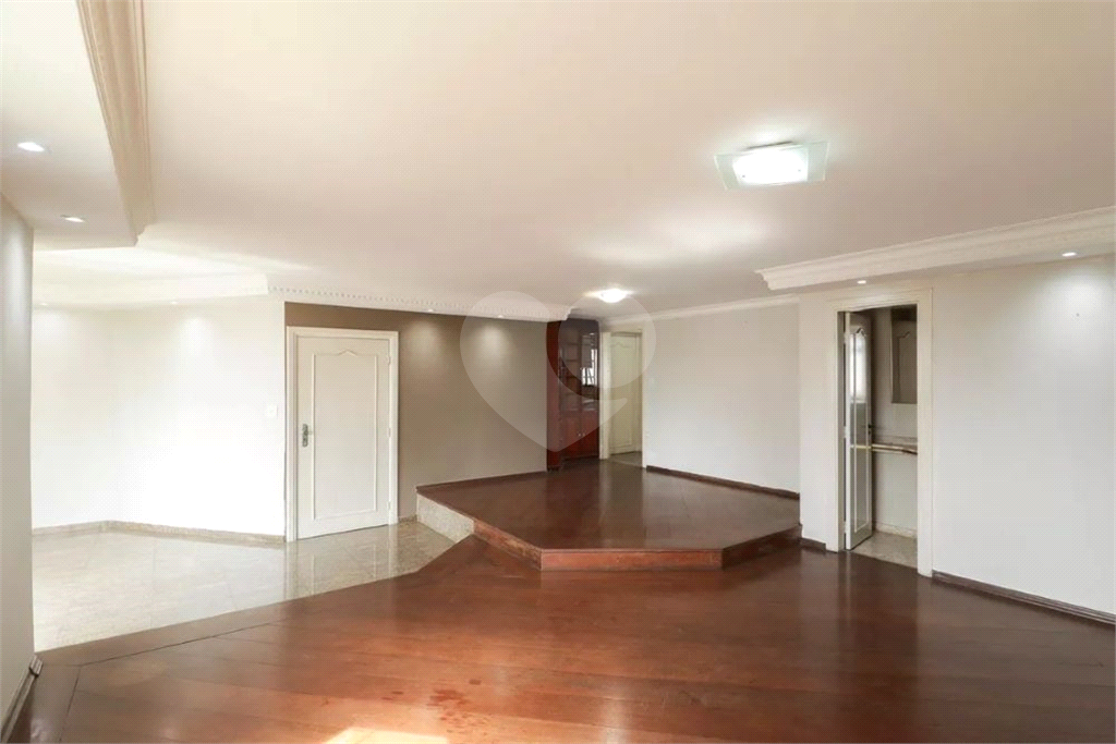 Apartamento à Venda | 187 m² | 4 dormitórios (2 suítes) | 3 vagas em Santana!
