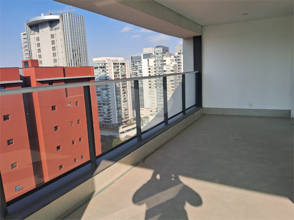 APARTAMENTO em PINHEIROS