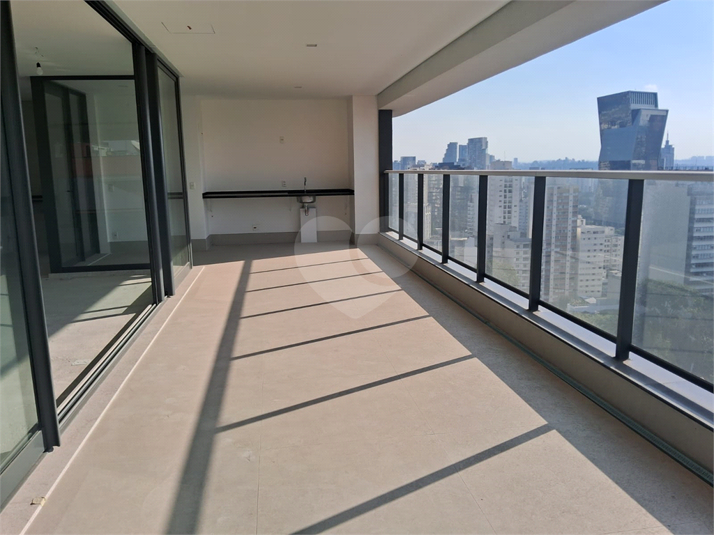 APARTAMENTO em PINHEIROS