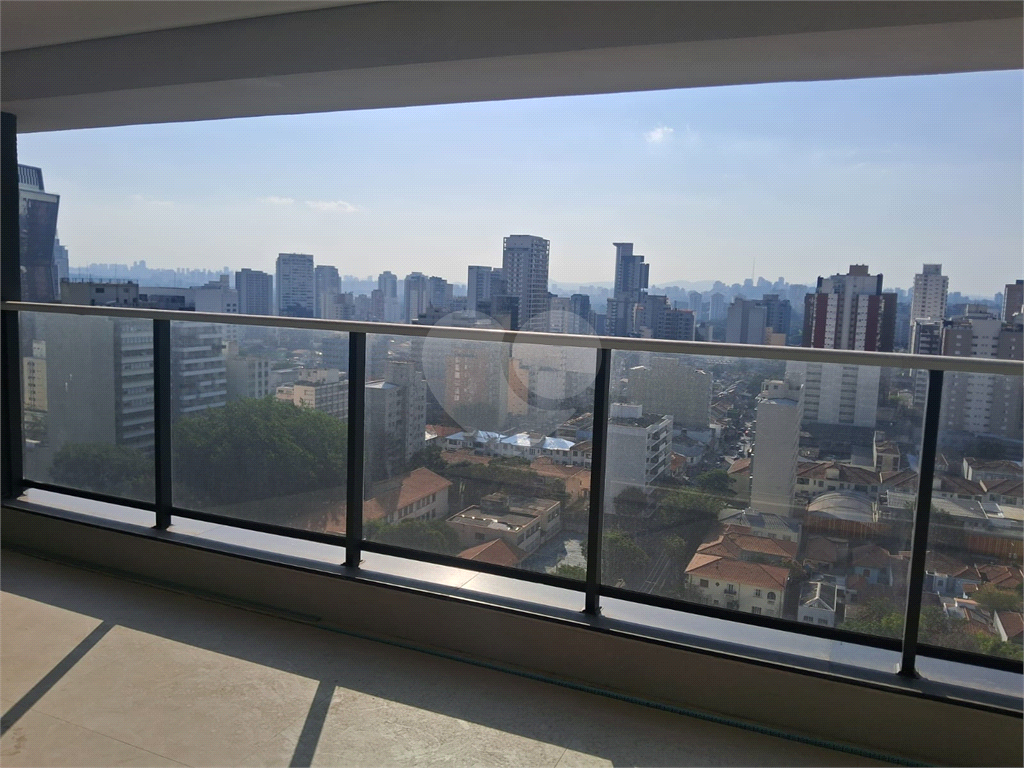 APARTAMENTO em PINHEIROS