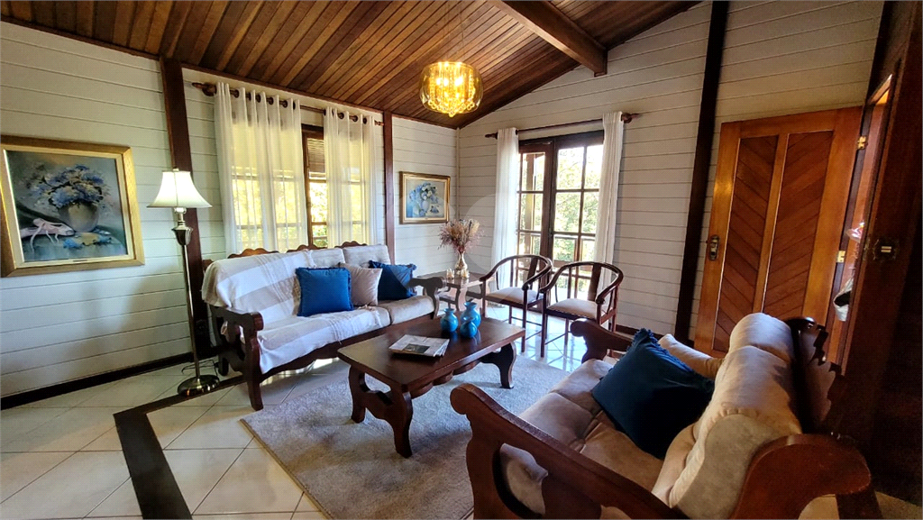Casa de Condomínio à venda com 4 quartos, 360m² - Foto 9