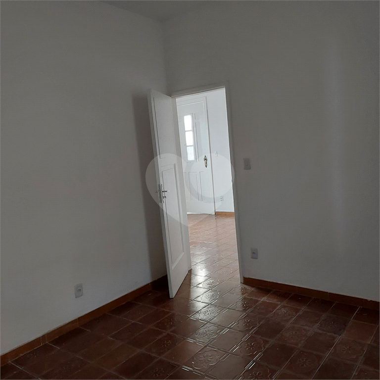 Casa ampla p/ locação no Jardim da Saúde, 2 dorms + garagem