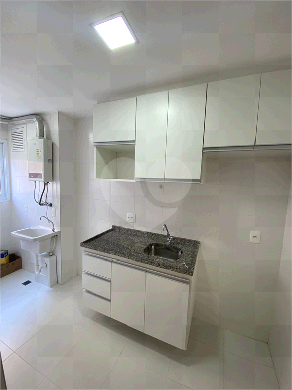 Apartamento para alugar com 2 quartos, 61m² - Foto 3