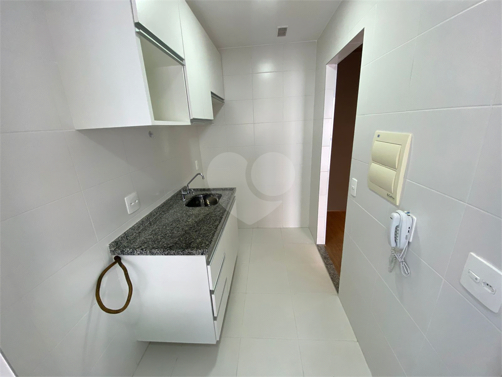Apartamento para alugar com 2 quartos, 61m² - Foto 10