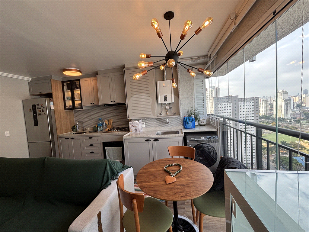 Apartamento na Barra Funda com 2 dormitórios 
