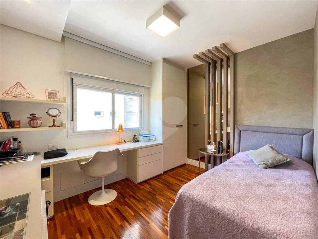 Imóvel de 190m² sala ampla de 3 ambientes integrada com varanda gourmet 3 suítes 4 vagas Perdizes