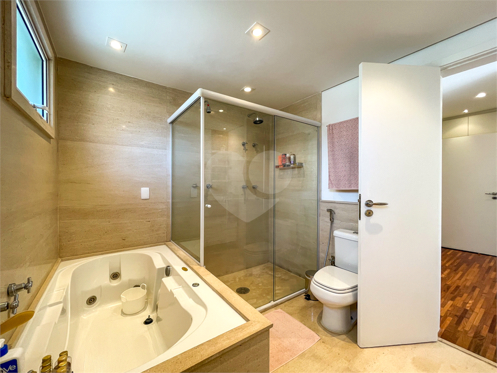Imóvel de 190m² sala ampla de 3 ambientes integrada com varanda gourmet 3 suítes 4 vagas Perdizes