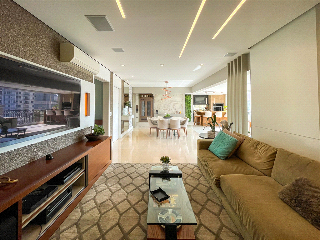 Imóvel de 190m² sala ampla de 3 ambientes integrada com varanda gourmet 3 suítes 4 vagas Perdizes