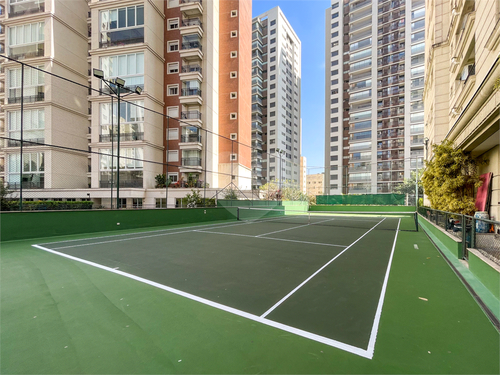 Imóvel de 190m² sala ampla de 3 ambientes integrada com varanda gourmet 3 suítes 4 vagas Perdizes