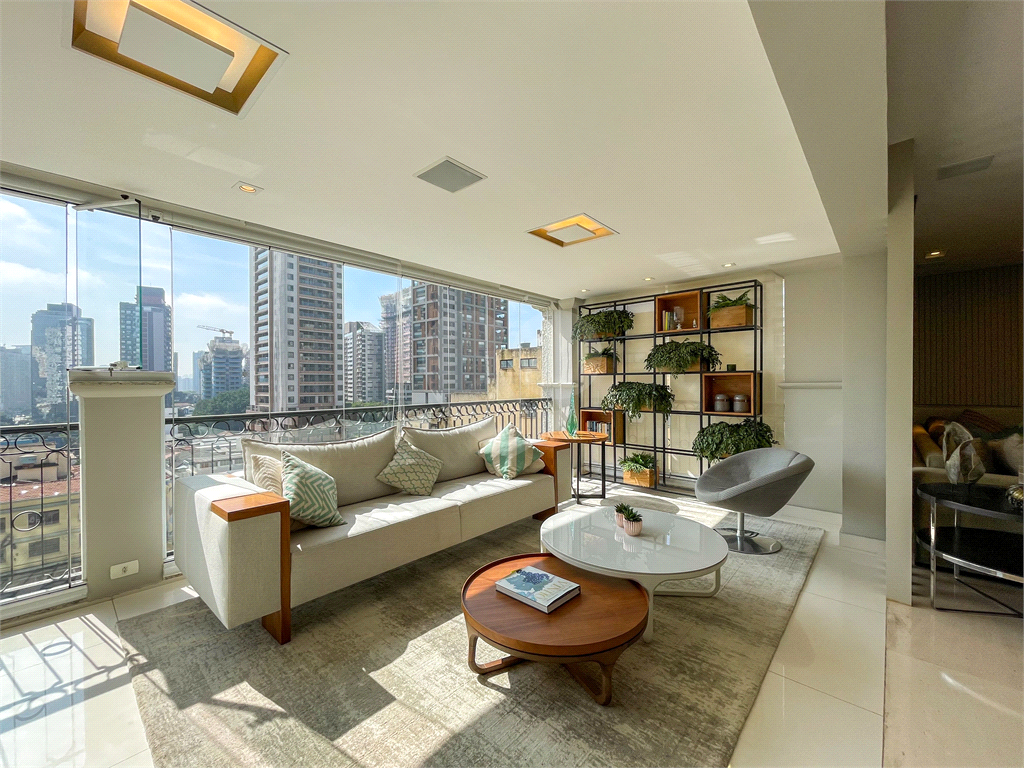 Imóvel de 190m² sala ampla de 3 ambientes integrada com varanda gourmet 3 suítes 4 vagas Perdizes