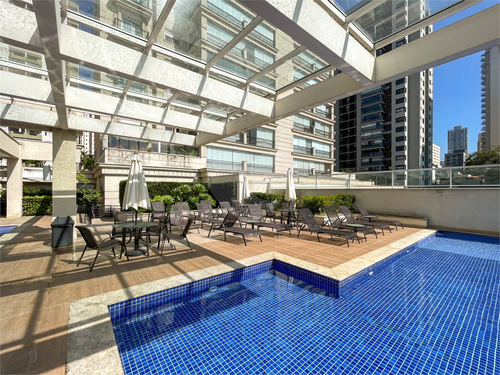 Imóvel de 190m² sala ampla de 3 ambientes integrada com varanda gourmet 3 suítes 4 vagas Perdizes