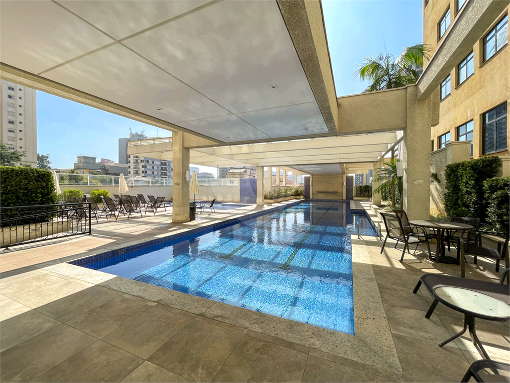Imóvel de 190m² sala ampla de 3 ambientes integrada com varanda gourmet 3 suítes 4 vagas Perdizes