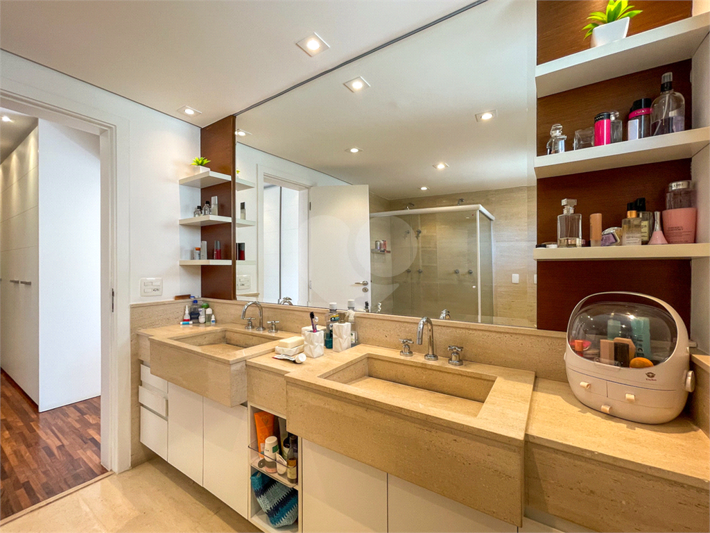 Imóvel de 190m² sala ampla de 3 ambientes integrada com varanda gourmet 3 suítes 4 vagas Perdizes