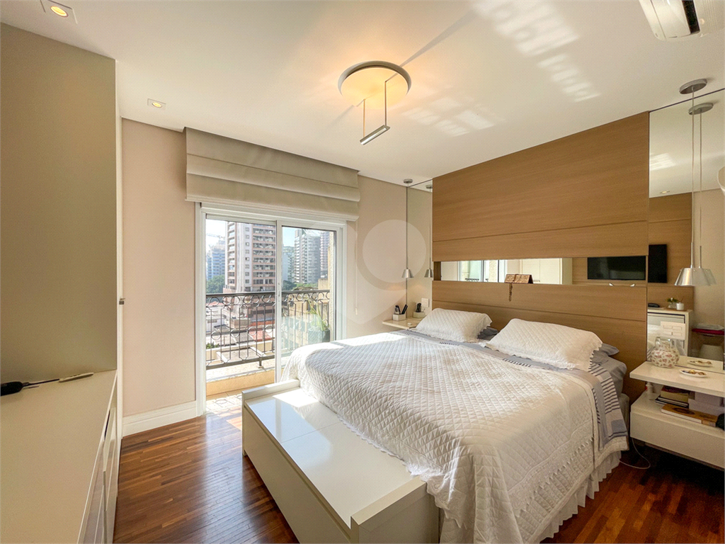 Imóvel de 190m² sala ampla de 3 ambientes integrada com varanda gourmet 3 suítes 4 vagas Perdizes