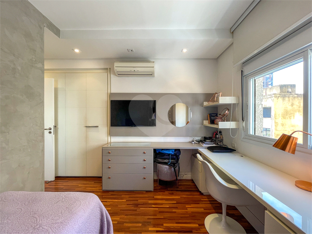 Imóvel de 190m² sala ampla de 3 ambientes integrada com varanda gourmet 3 suítes 4 vagas Perdizes