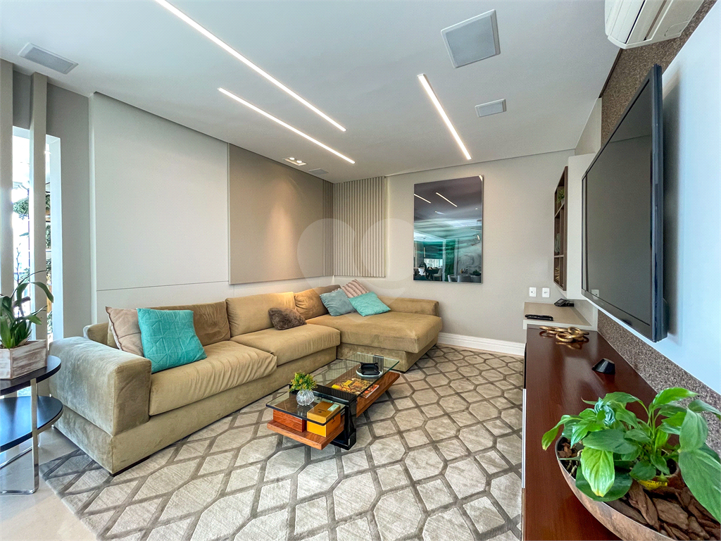Imóvel de 190m² sala ampla de 3 ambientes integrada com varanda gourmet 3 suítes 4 vagas Perdizes