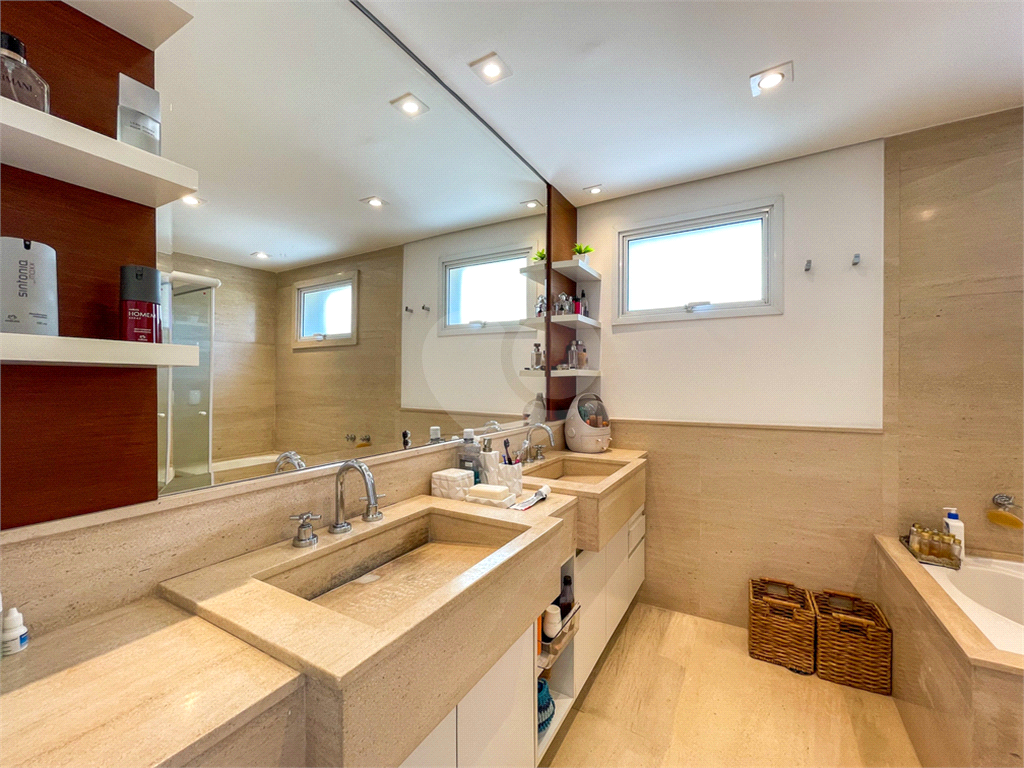 Imóvel de 190m² sala ampla de 3 ambientes integrada com varanda gourmet 3 suítes 4 vagas Perdizes